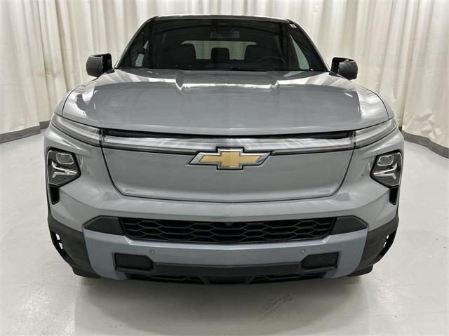 new 2025 Chevrolet Silverado EV car, priced at $70,438