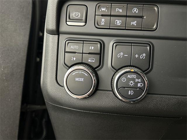 new 2025 Chevrolet Suburban car, priced at $74,720