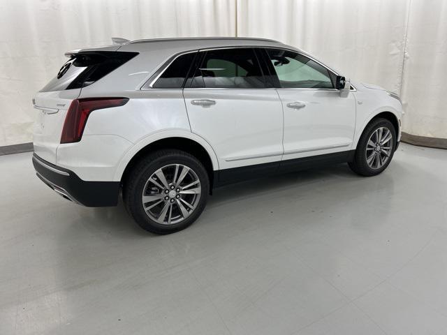 new 2025 Cadillac XT5 car, priced at $54,215