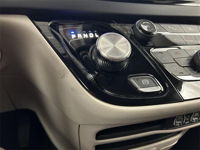 used 2023 Chrysler Pacifica car, priced at $22,952
