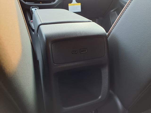 new 2025 Buick Envista car, priced at $31,585