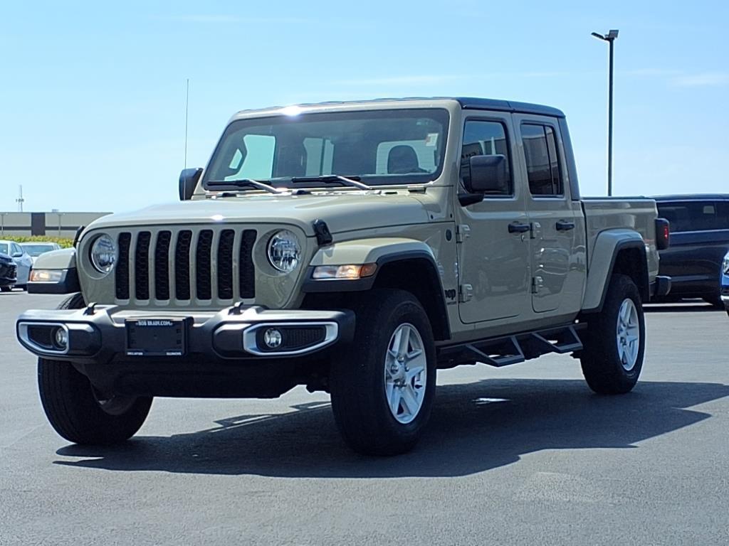 used 2022 Jeep Gladiator car, priced at $34,977