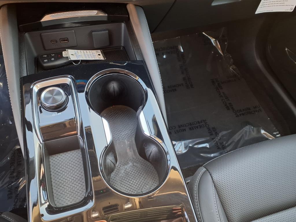 new 2025 Buick Envision car, priced at $38,085