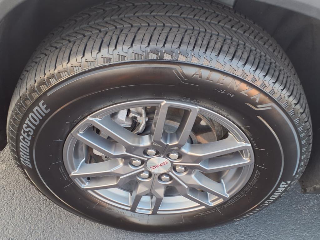 used 2025 GMC Acadia car, priced at $40,990