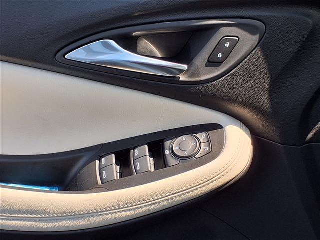new 2025 Buick Encore GX car, priced at $28,280