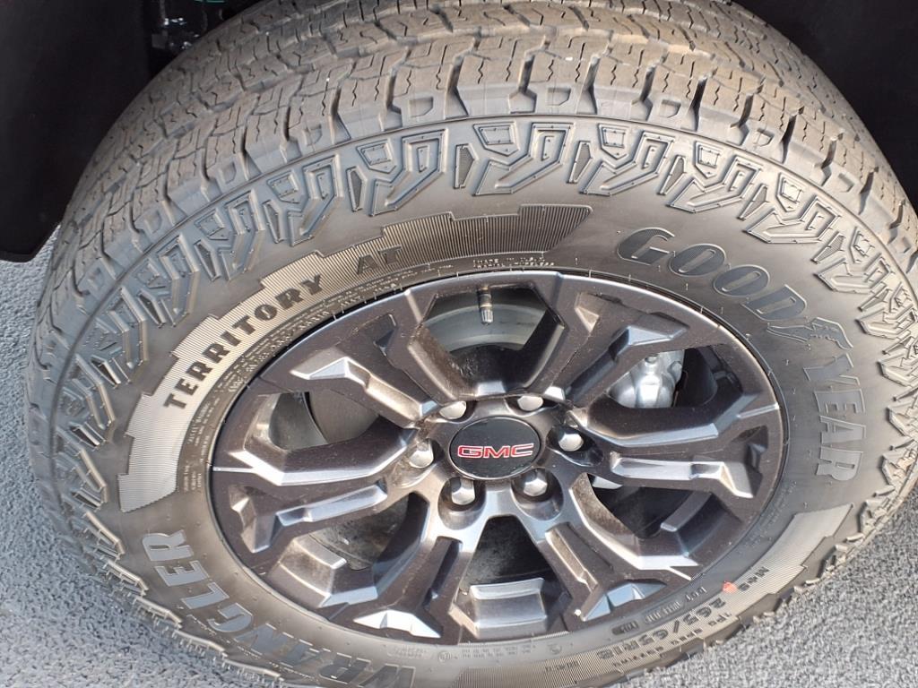 new 2025 GMC Canyon car, priced at $45,615