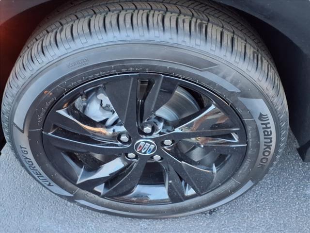 new 2025 Buick Encore GX car, priced at $31,415