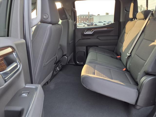 new 2025 GMC Sierra 1500 car, priced at $53,005
