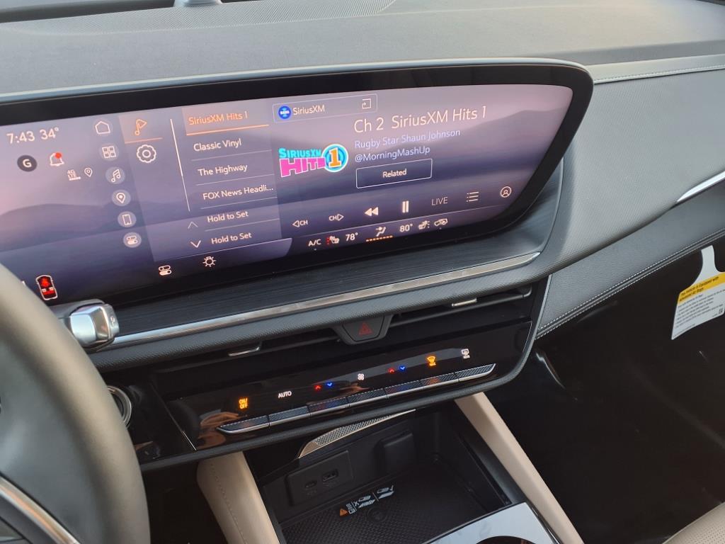 new 2025 Buick Envision car, priced at $38,590
