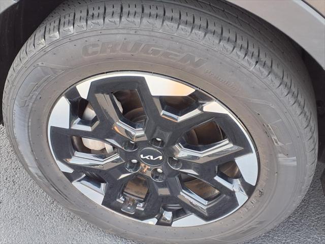 used 2024 Kia Sorento car, priced at $30,977