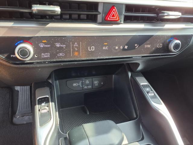 used 2024 Kia Sorento car, priced at $30,977