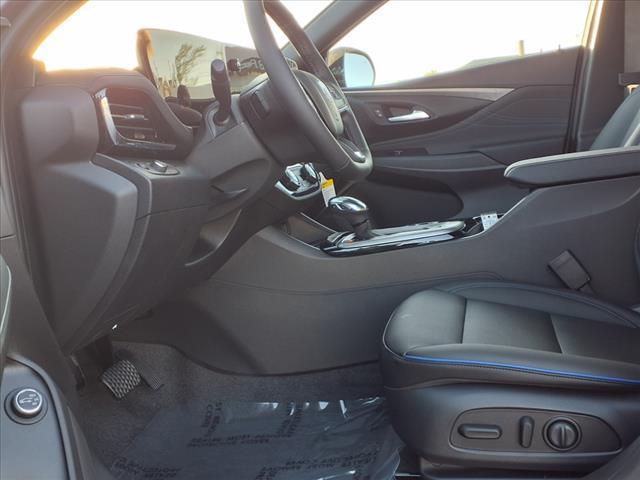 new 2025 Buick Envista car, priced at $30,015