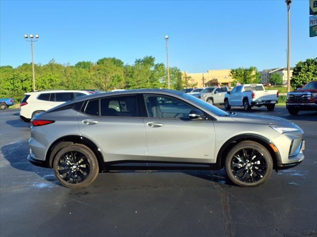 new 2025 Buick Envista car, priced at $30,015