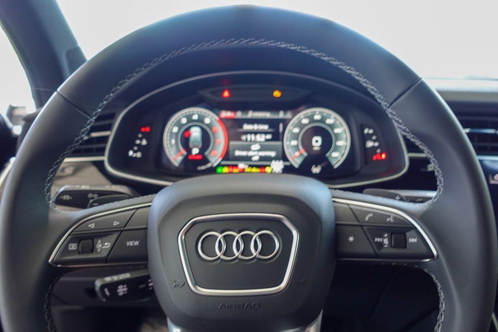 new 2025 Audi Q7 car, priced at $78,490