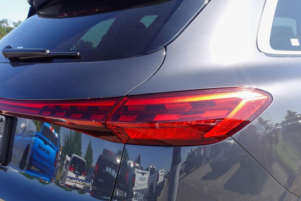 new 2025 Audi Q5 car, priced at $60,325