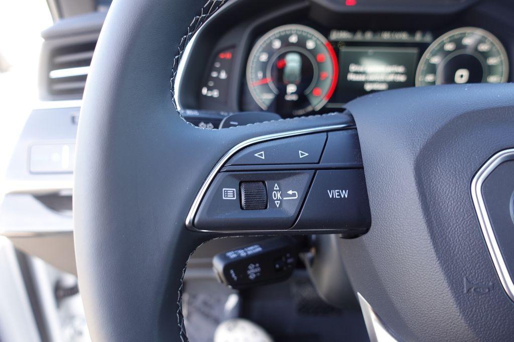 new 2025 Audi Q7 car, priced at $65,850