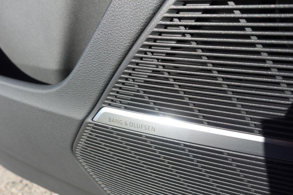 new 2025 Audi Q7 car, priced at $65,850