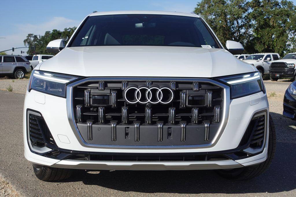 new 2025 Audi Q7 car, priced at $65,850