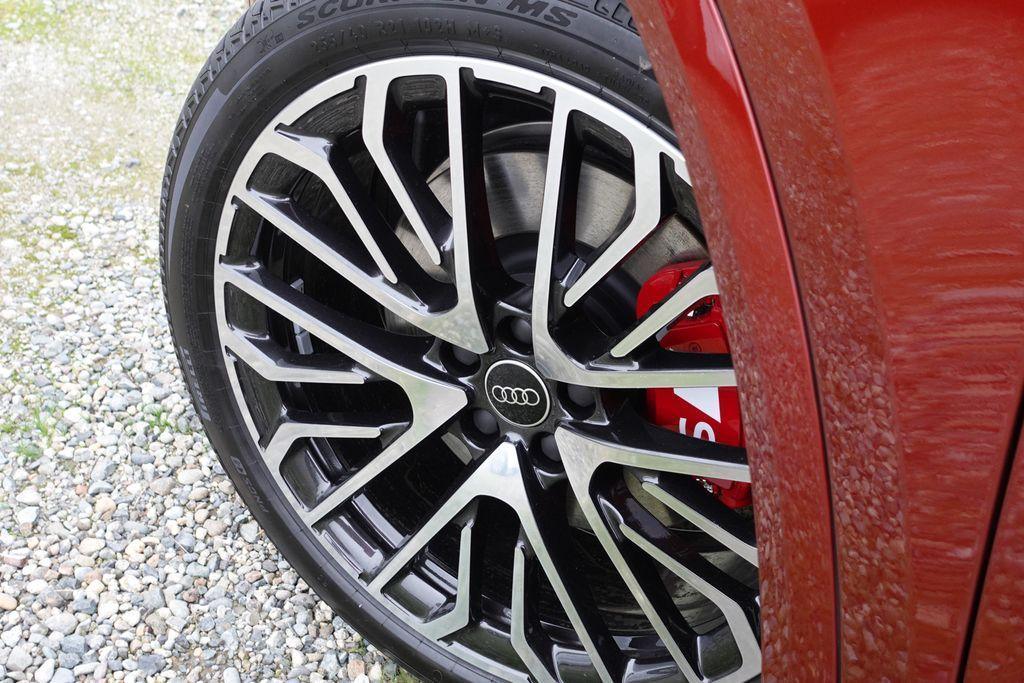 new 2025 Audi SQ5 car, priced at $75,385