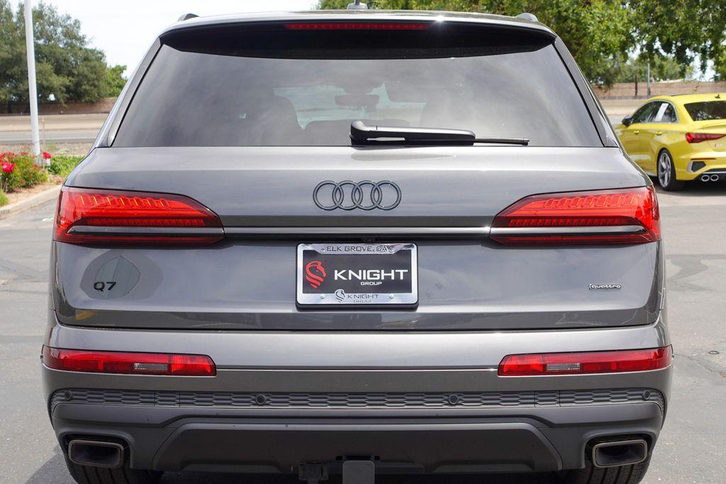 new 2025 Audi Q7 car, priced at $78,760