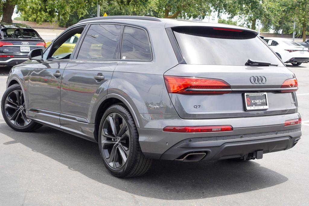 new 2025 Audi Q7 car, priced at $78,760
