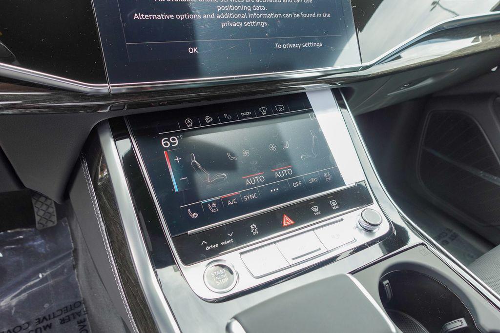 new 2025 Audi Q7 car, priced at $78,760