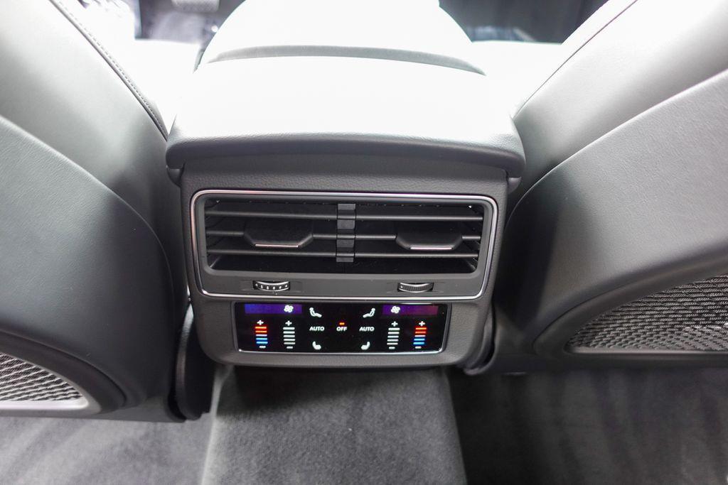 new 2025 Audi Q7 car, priced at $78,760