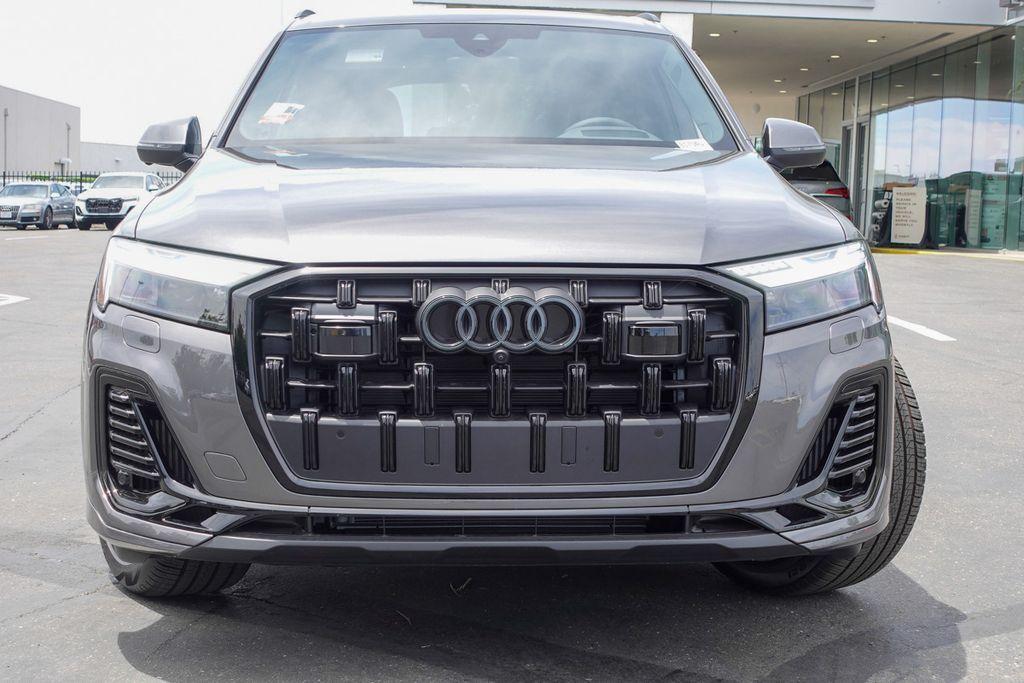 new 2025 Audi Q7 car, priced at $78,760