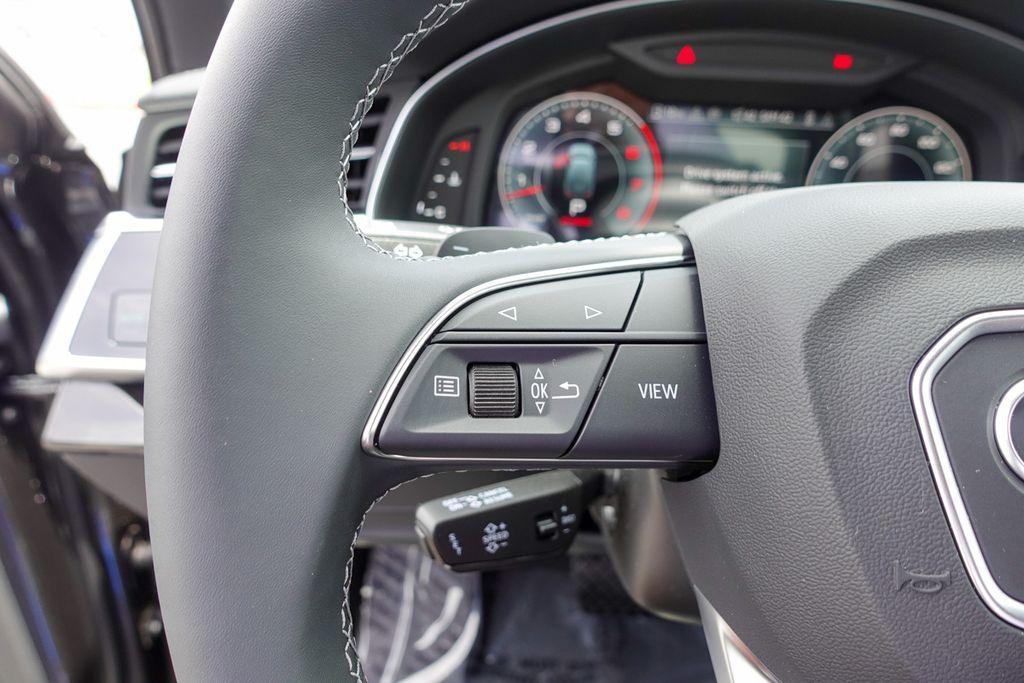 new 2025 Audi Q7 car, priced at $78,760