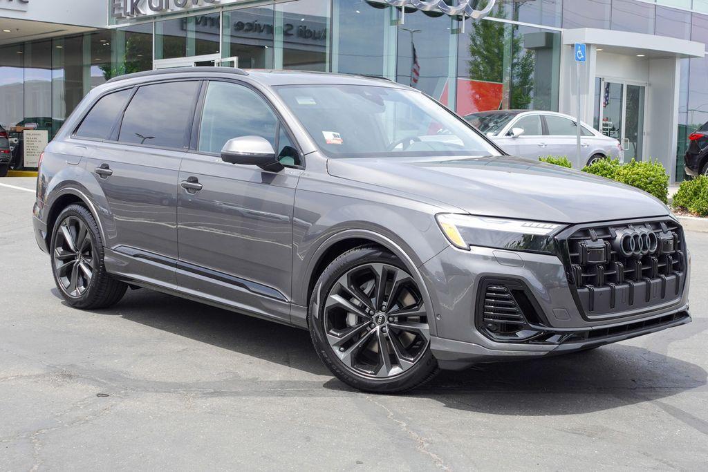 new 2025 Audi Q7 car, priced at $78,760
