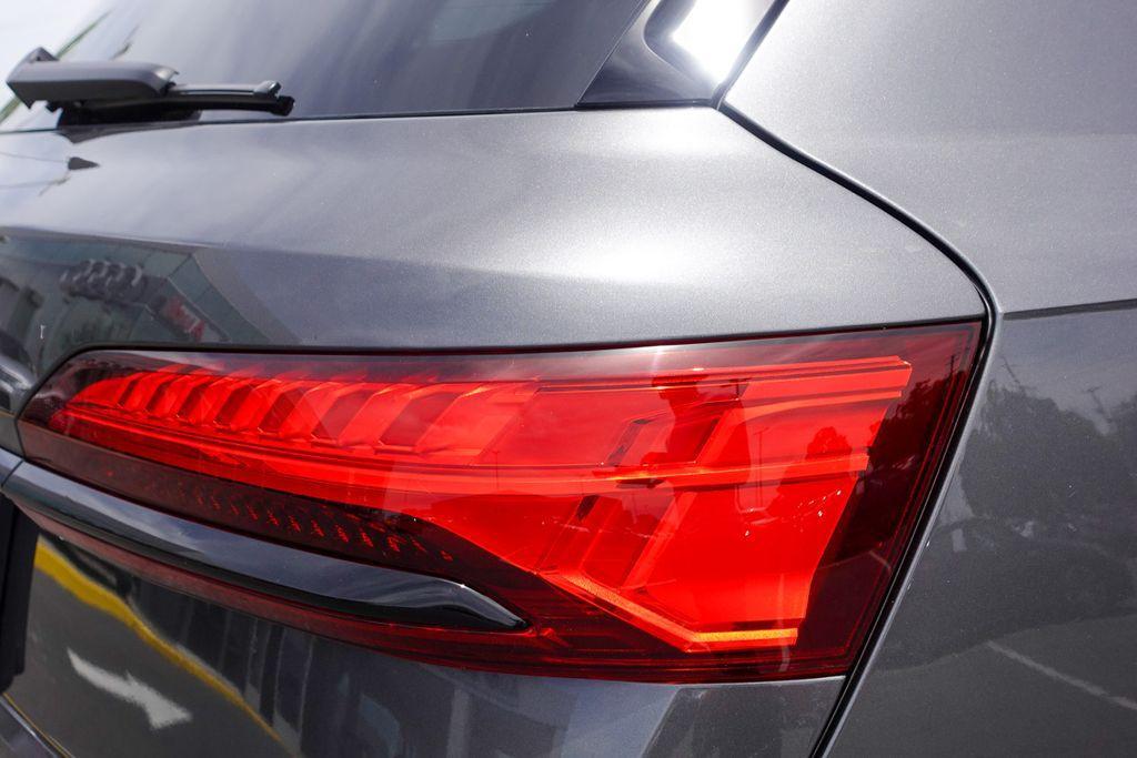 new 2025 Audi Q7 car, priced at $78,760