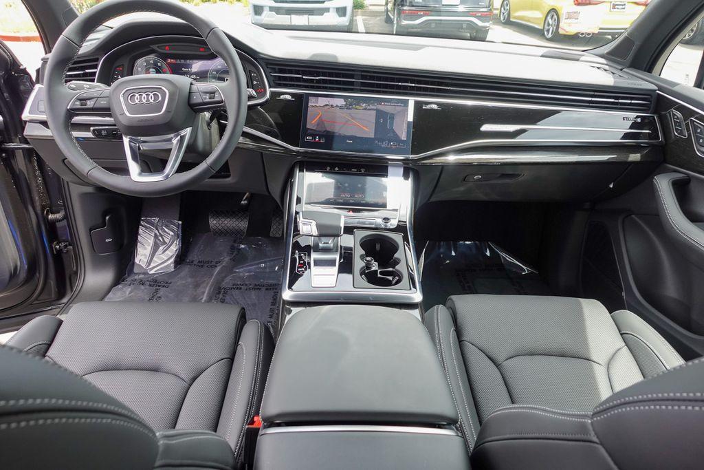 new 2025 Audi Q7 car, priced at $78,760