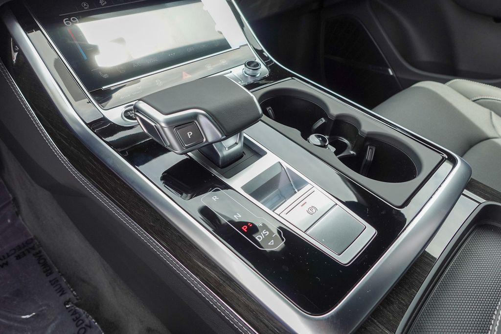 new 2025 Audi Q7 car, priced at $78,760