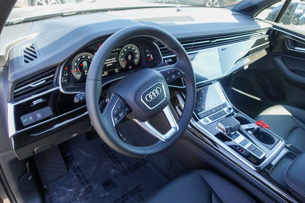 new 2025 Audi Q7 car, priced at $60,765