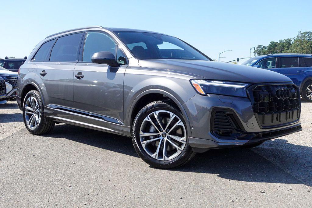 new 2025 Audi Q7 car, priced at $60,765