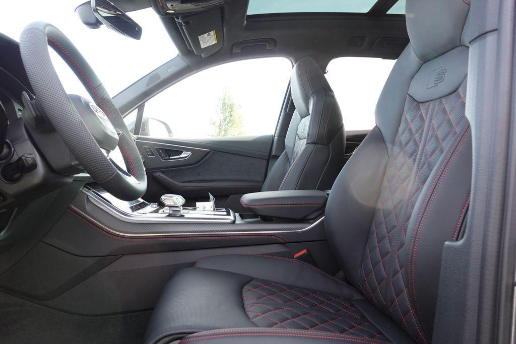 new 2026 Audi Q7 car, priced at $92,095