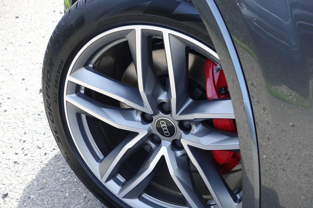 new 2026 Audi Q7 car, priced at $92,095