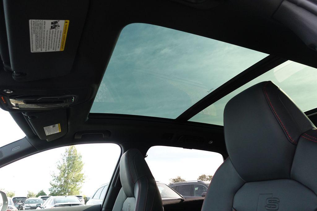 new 2026 Audi Q7 car, priced at $92,095