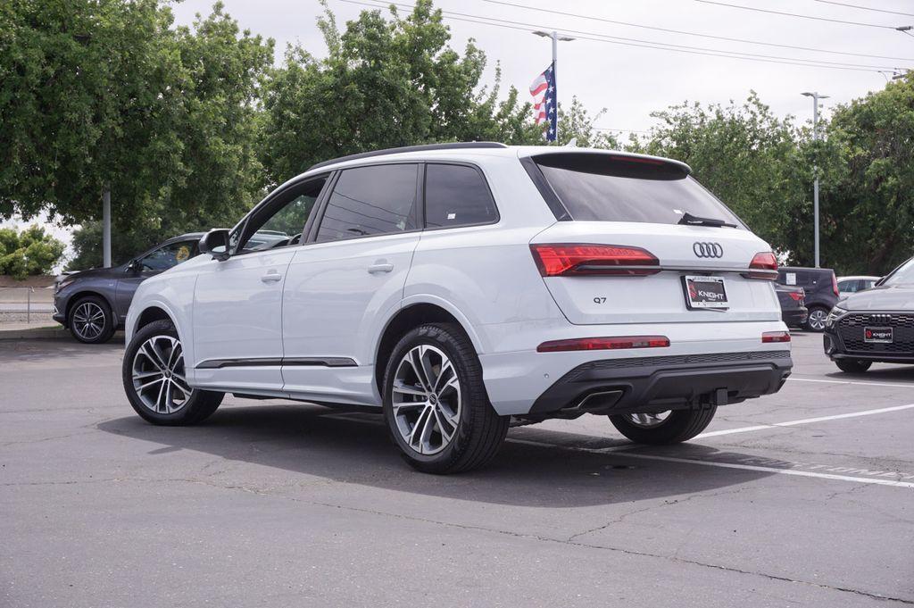 new 2025 Audi Q7 car, priced at $67,200