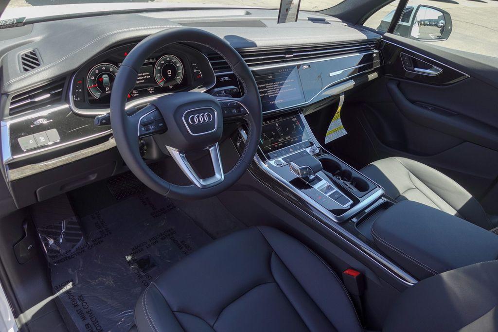 new 2025 Audi Q7 car, priced at $64,500