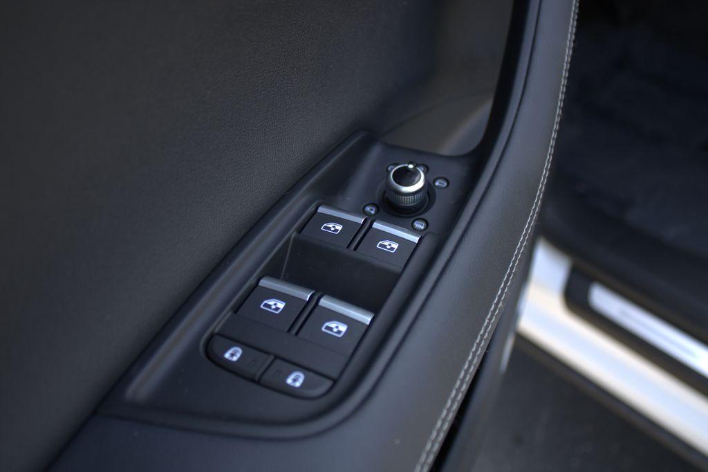 used 2025 Audi Q7 car, priced at $59,997