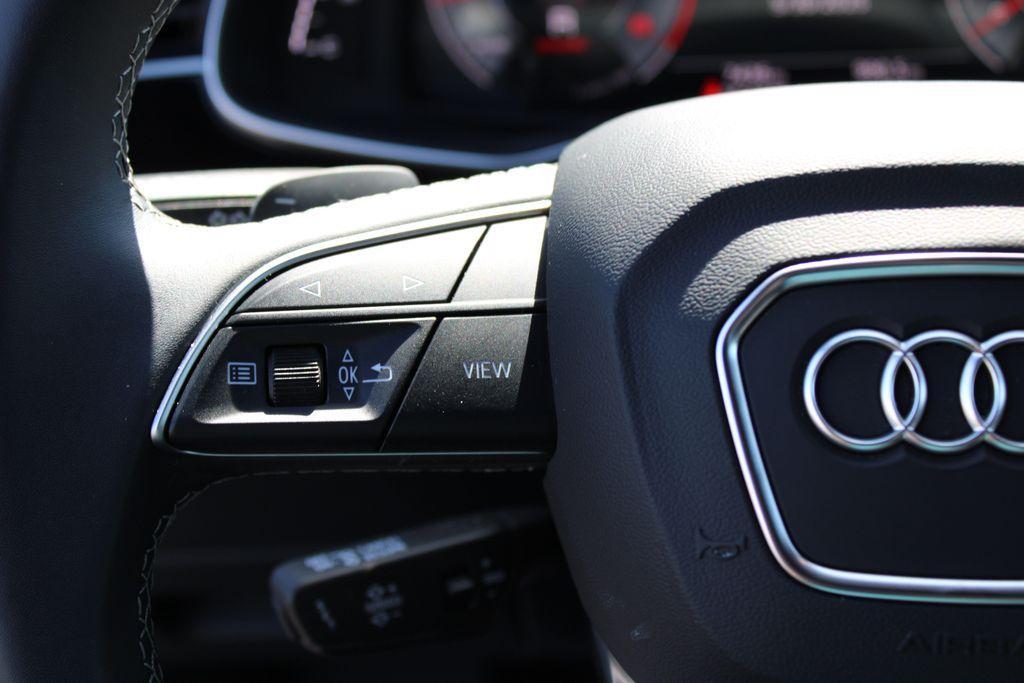 used 2025 Audi Q7 car, priced at $59,997