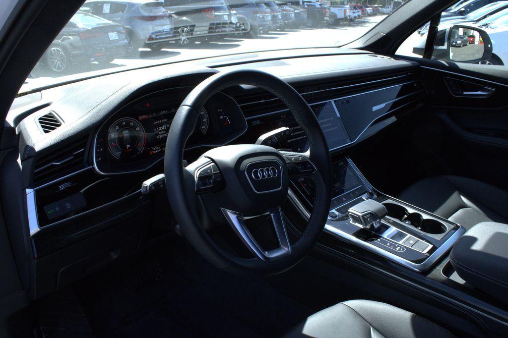 used 2025 Audi Q7 car, priced at $59,997