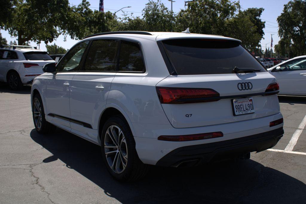 used 2025 Audi Q7 car, priced at $59,997