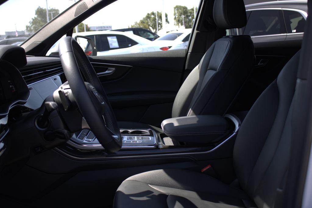 used 2025 Audi Q7 car, priced at $59,997