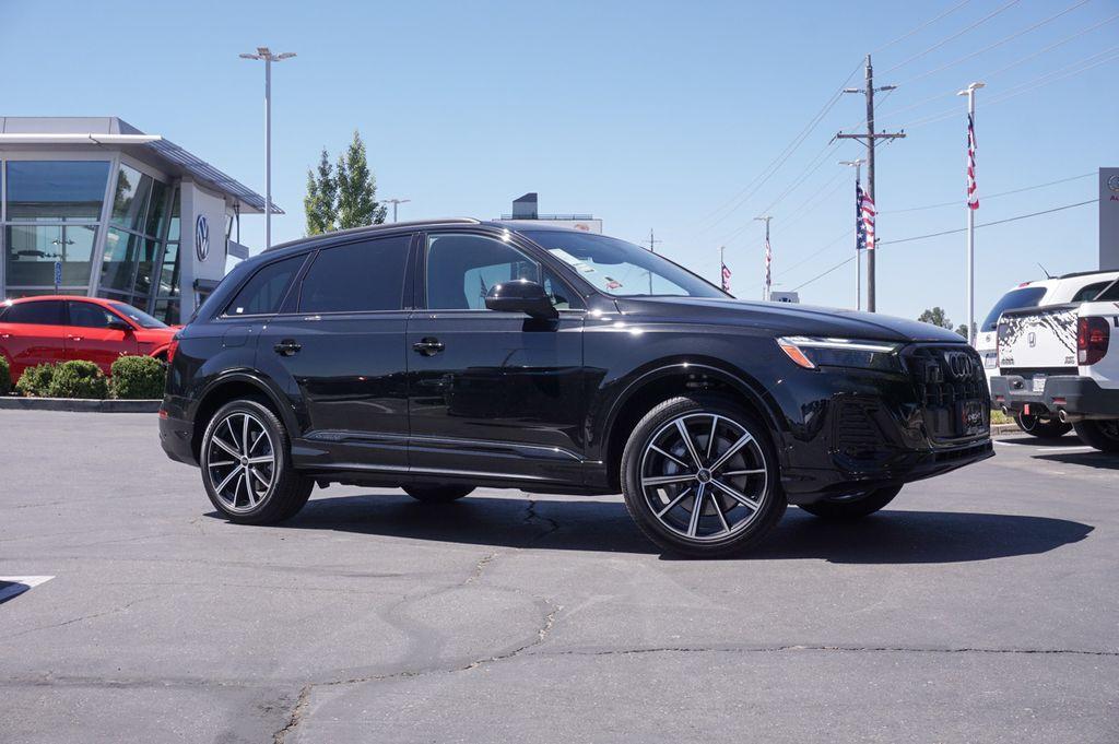 new 2025 Audi Q7 car, priced at $68,200