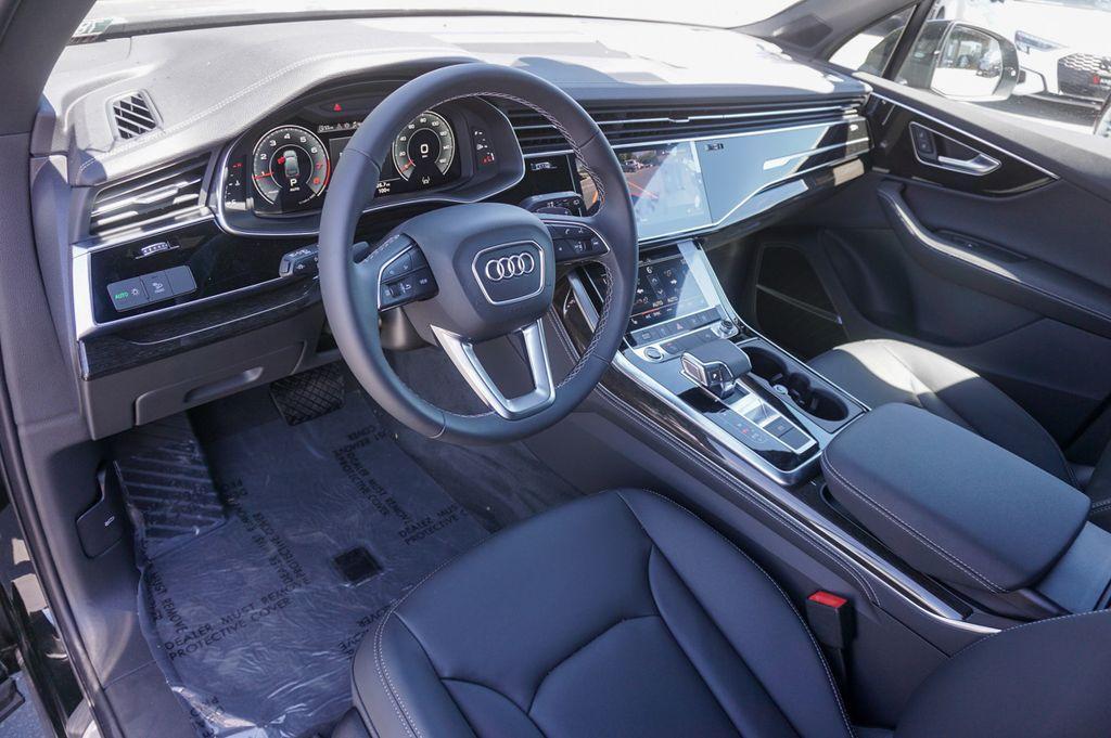 new 2025 Audi Q7 car, priced at $68,200