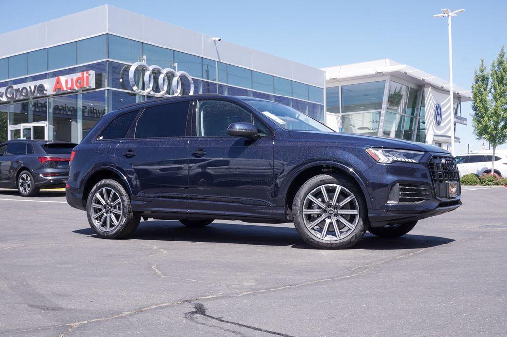 new 2024 Audi Q7 car, priced at $71,720