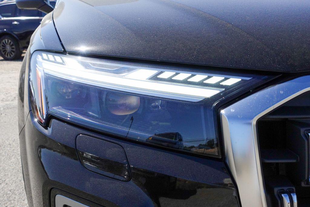 new 2025 Audi Q7 car, priced at $71,150