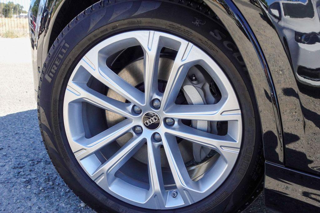 new 2025 Audi Q7 car, priced at $71,150